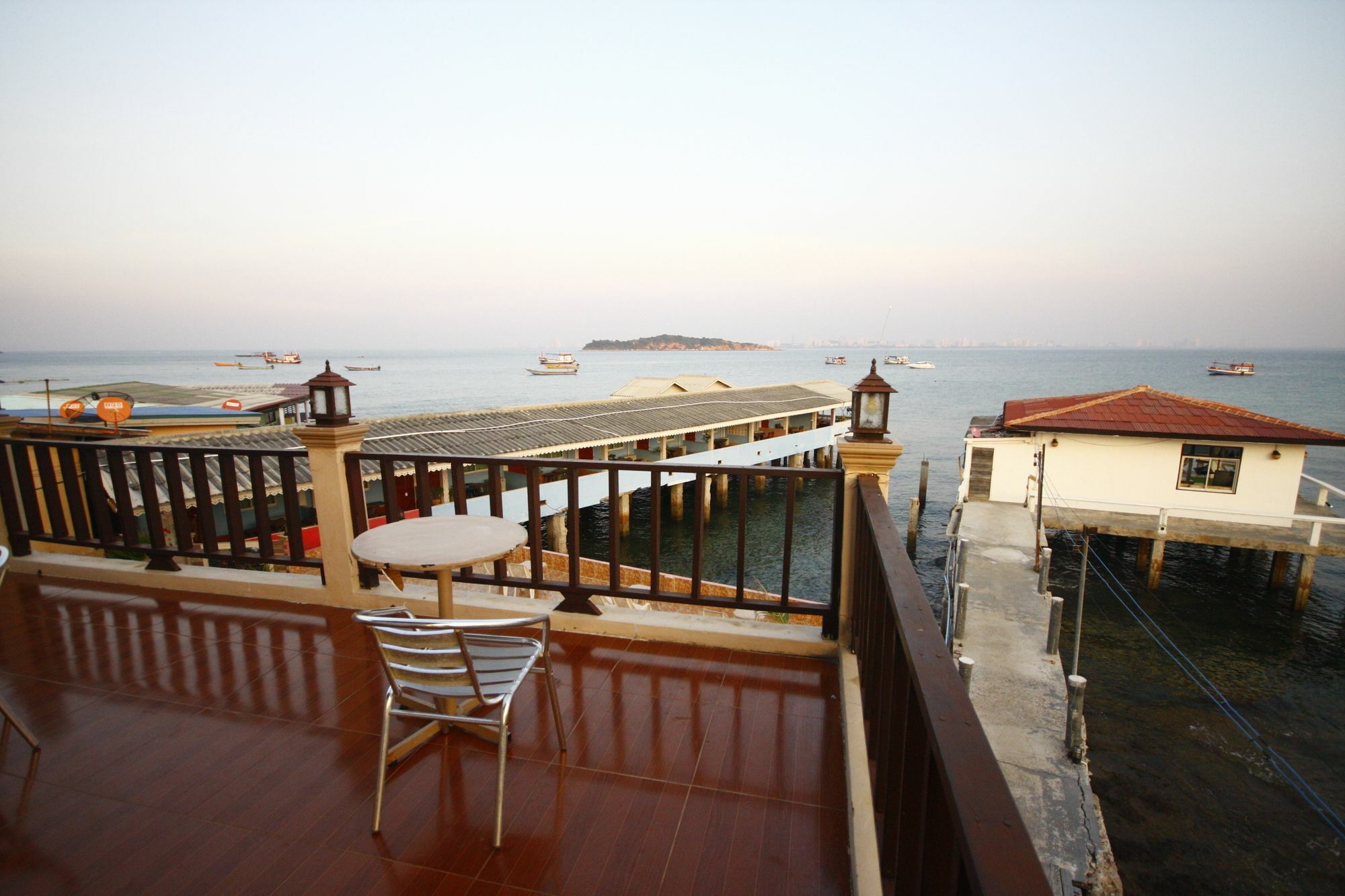 Koh Larn Sea Side Resort Экстерьер фото